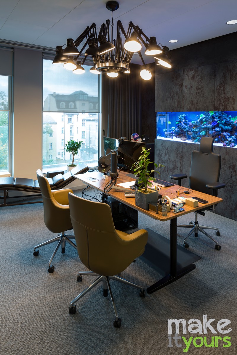 Zdjęcie przedstawia elementy aranżacji wnętrz biura firmy Codewise według projektu architektów Make It Yours